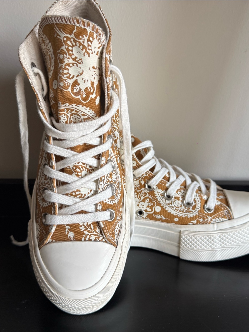 Converse Chuck Taylor All Star Lift Platform High Top Bandana Paisley Women’s 6